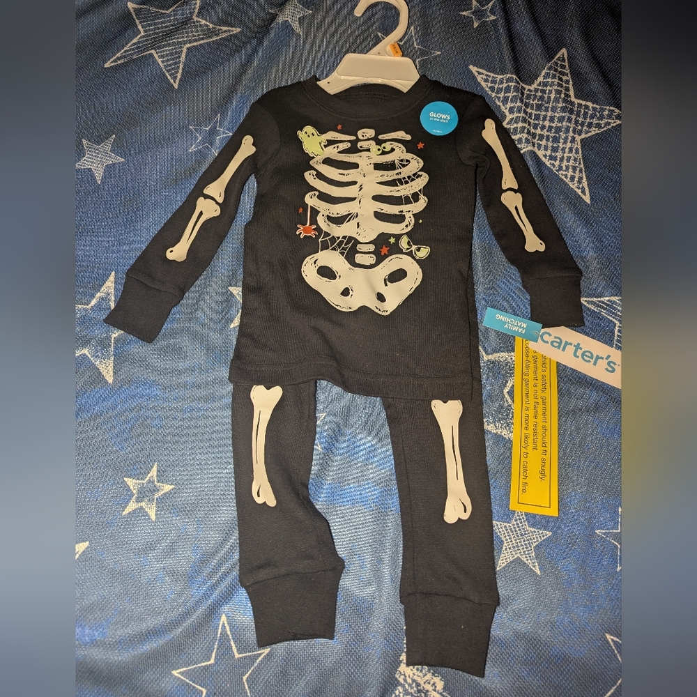 CARTER's Black Skeleton Pajamas with Glow Bones 6M NWT Unisex